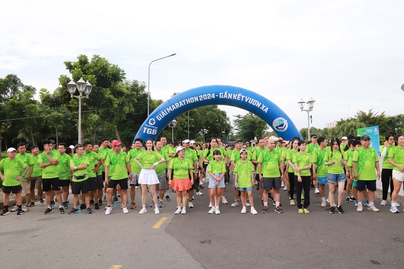 kien bach a dong hanh cung giai marathon gan ket vuon xa 2024 2